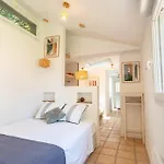 Petit Mas Calme Typique Du Sud ! Holiday home *