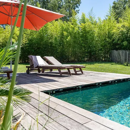 Petit Mas Typique Avec Piscine ! * Valergues